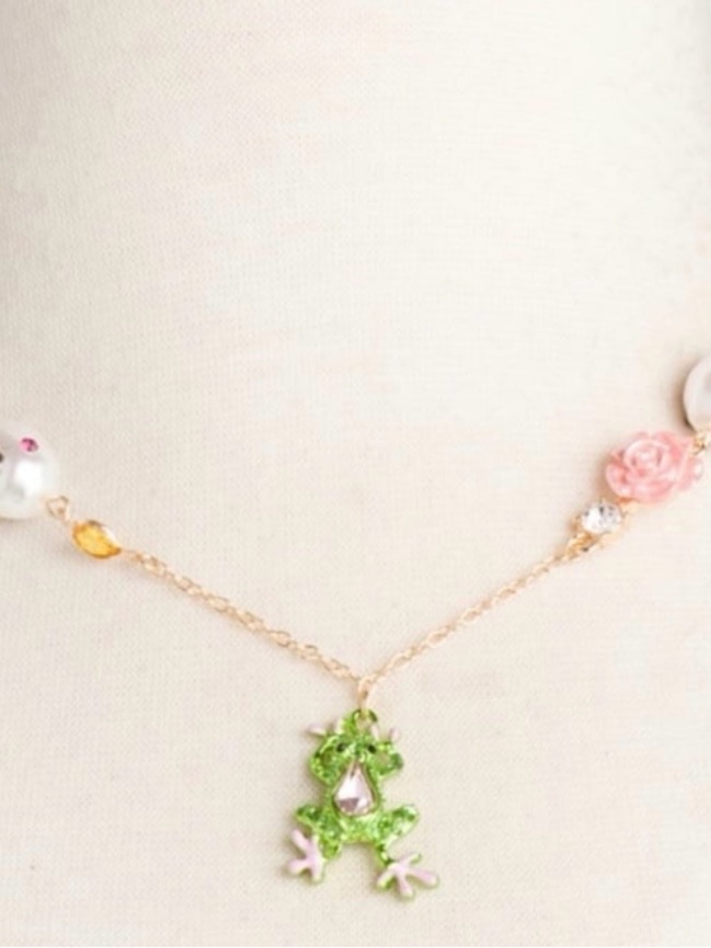 New Betsey Johnson BETSEYS BACKYARD FROG PEARL PENDANT